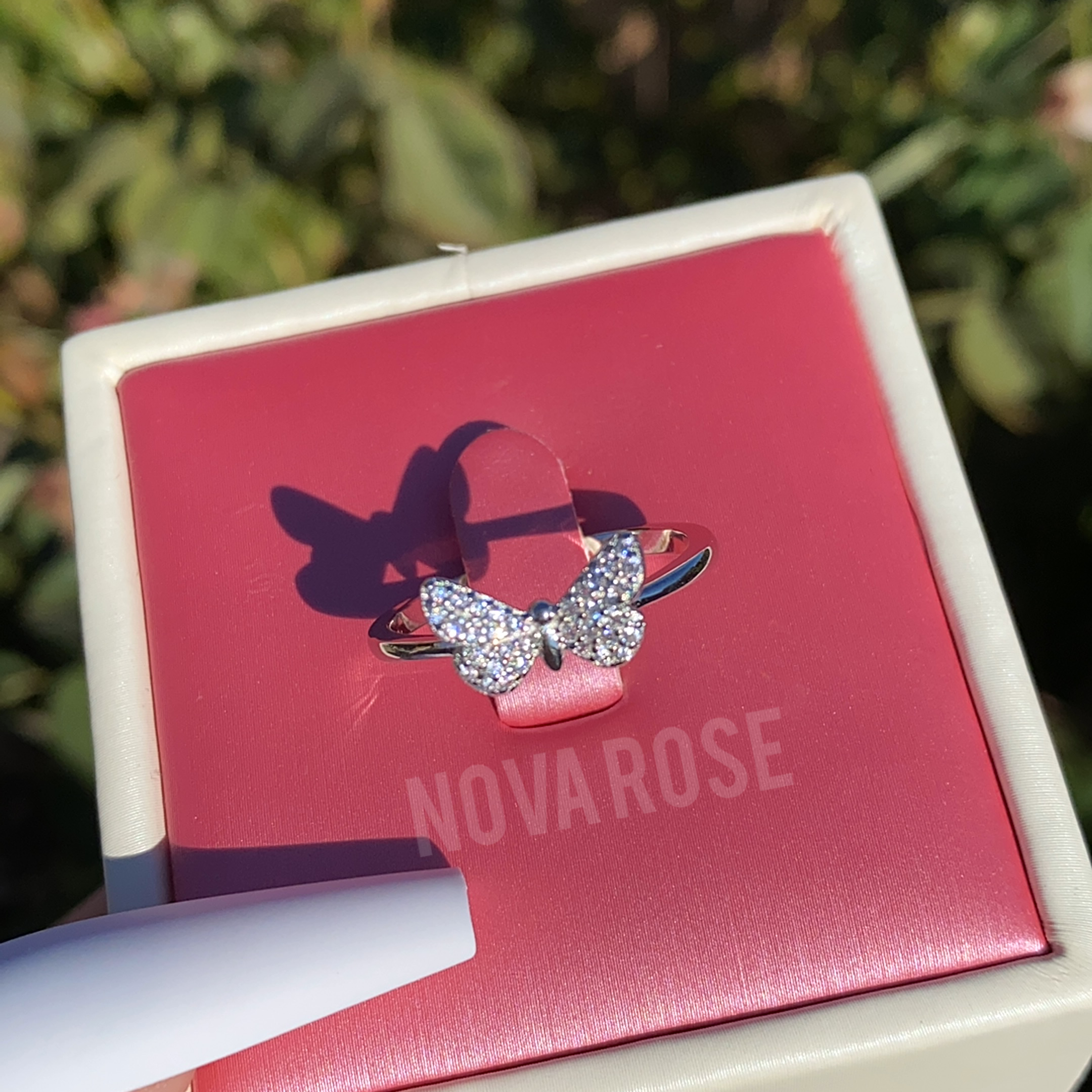 Mini mariposa ring