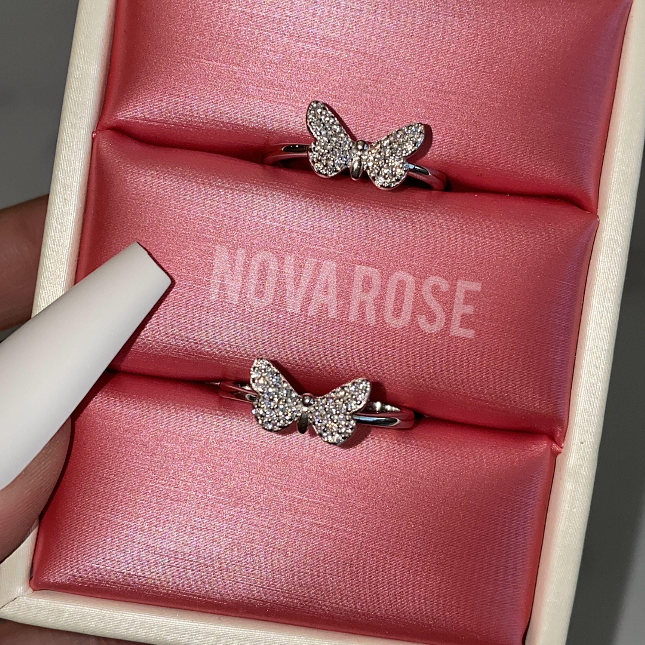 Mini mariposa ring